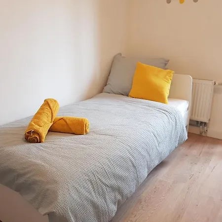 3 Zimmer Apartment In Duisburg 아파트