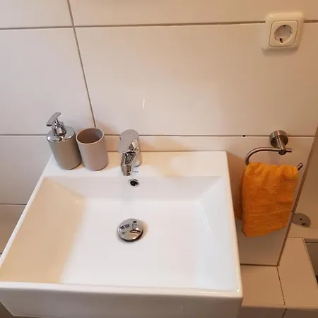 3 Zimmer Apartment In Duisburg *